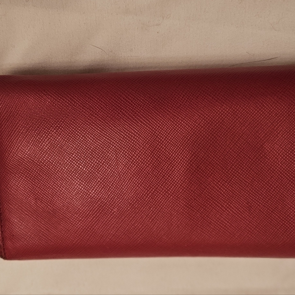 Prada Nero Red Saffiano Crossgrain Leather Long Wallet Gold Hardware Zipper - Picture 8 of 9